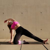 Mirjam Knickriem stellt sich als Yoga Beat Fusion Lehrerin auf dem ersten Yoga Beat Fusion Community Flow Day in Berlin vor.